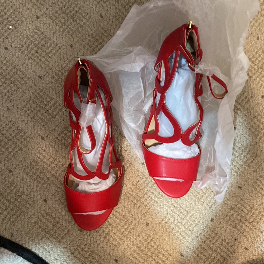Red heel - Picture 4 of 5
